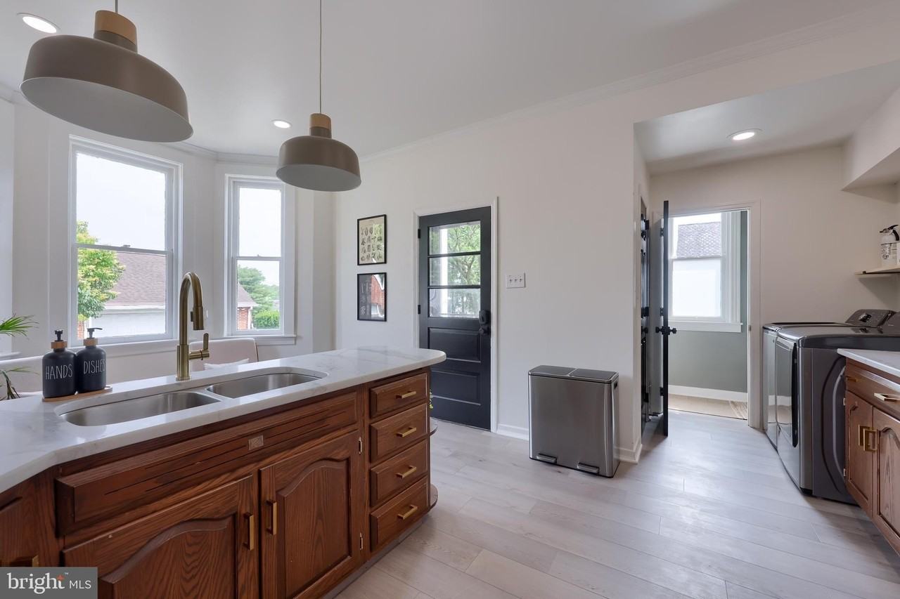 136 E Harrisburg Ave - Photo 3 of 50