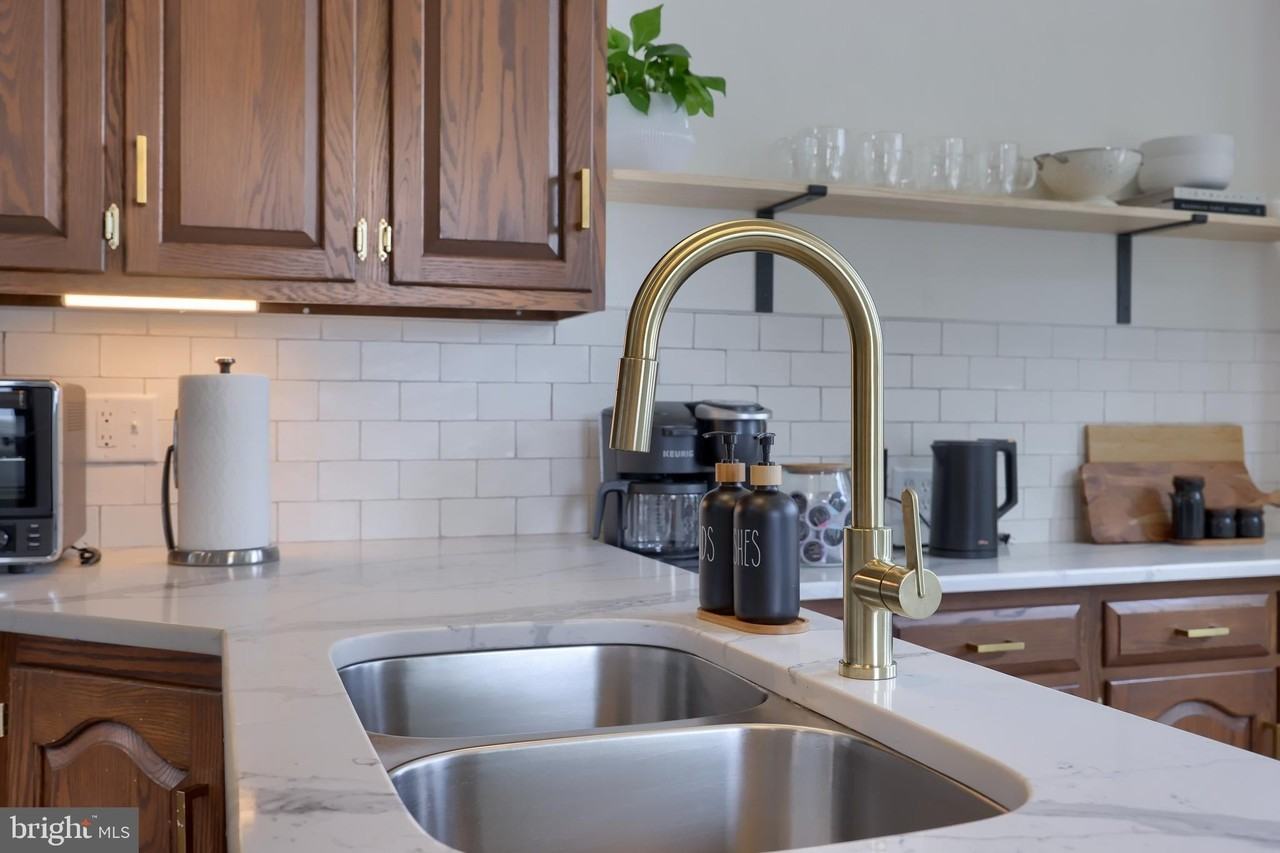 136 E Harrisburg Ave - Photo 4 of 50