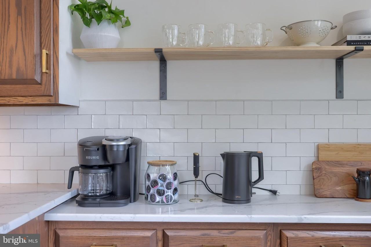 136 E Harrisburg Ave - Photo 6 of 50