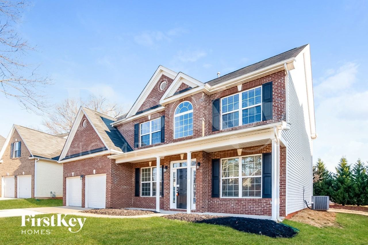 8524 Ridgeline Ln - Photo 2 of 15