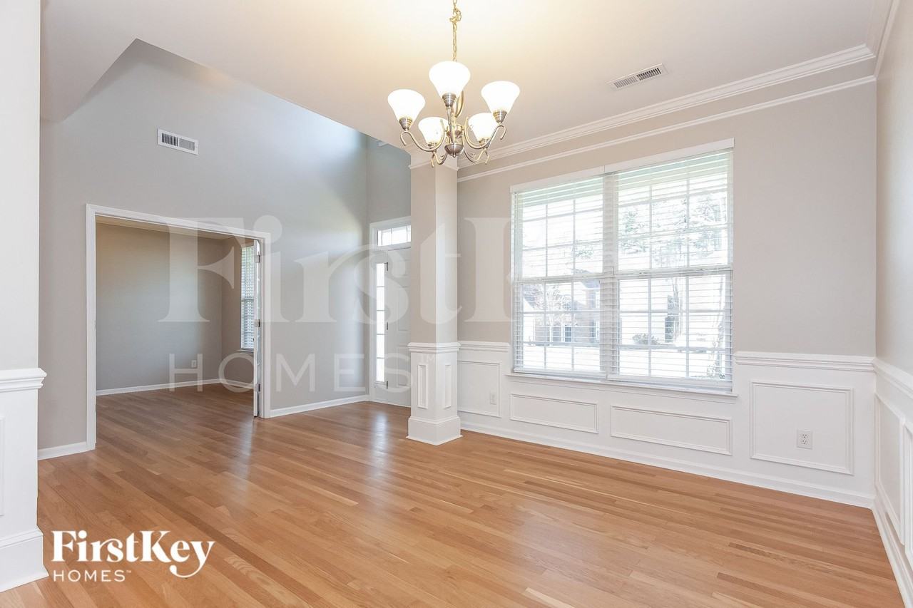 8524 Ridgeline Ln - Photo 4 of 15