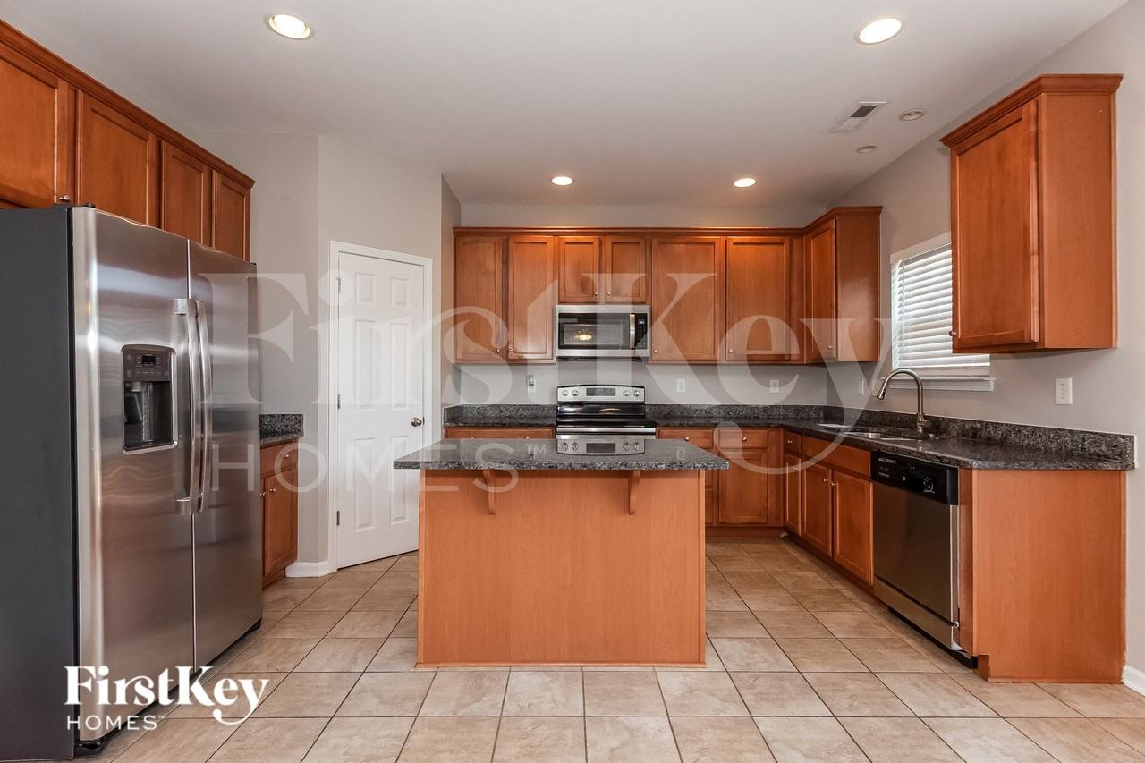 8524 Ridgeline Ln - Photo 5 of 15