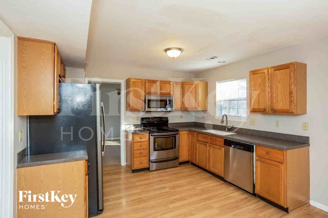 896 Preakness Dr - Photo 6 of 15