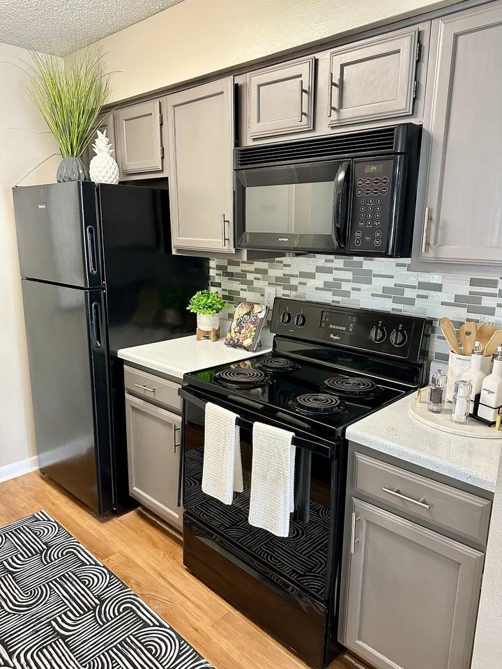 Windsong Village Apartments - Photo 2 of 24