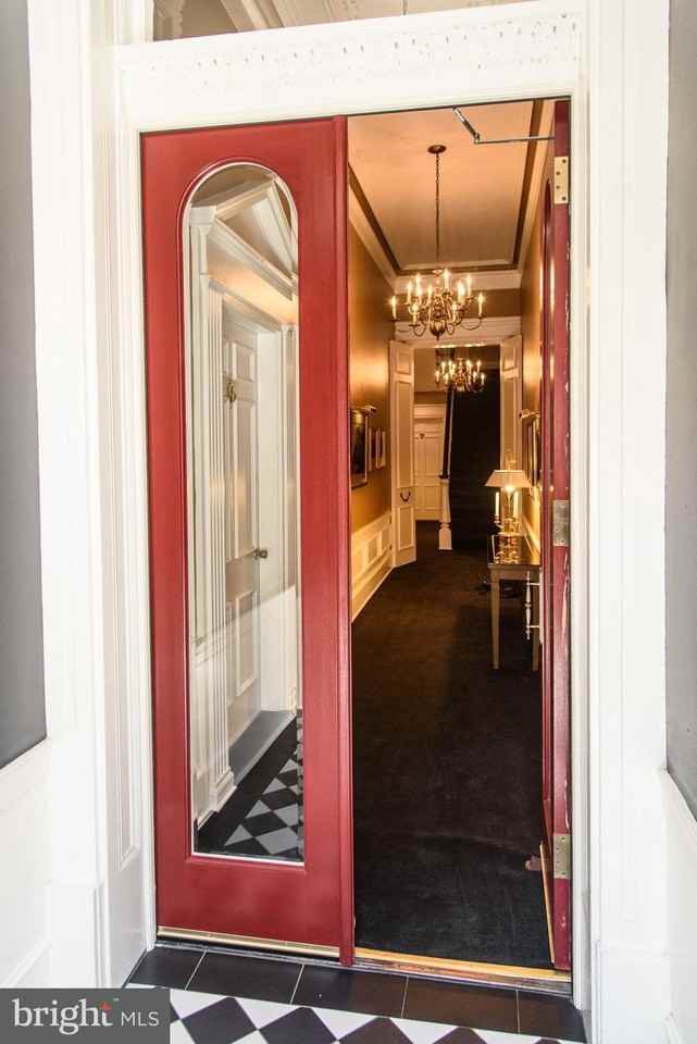 1927 Spruce St Unit 2r - Photo 2 of 25