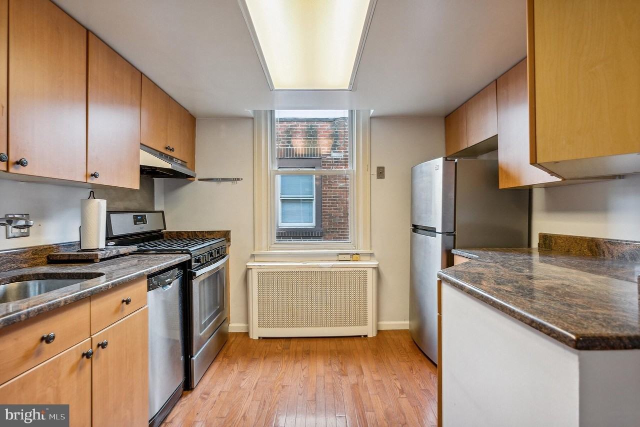 1326 S Broad St Apt 3r - Photo 7 of 17