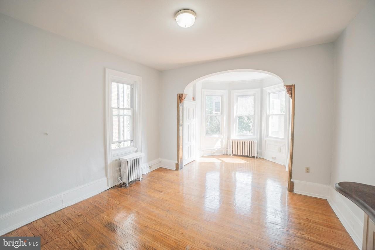 2316 Spruce St Apt 2r - Photo 3 of 11