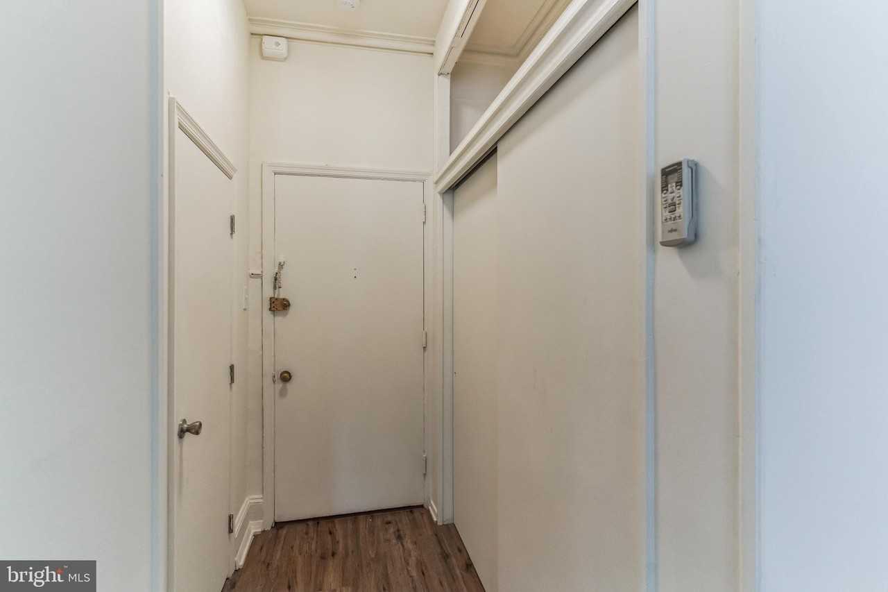 404 S 22nd St Apt 2r - Photo 4 of 17