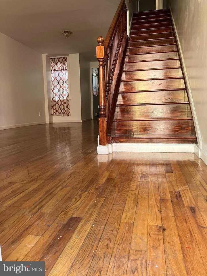 1920 Fontain St - Photo 3 of 28