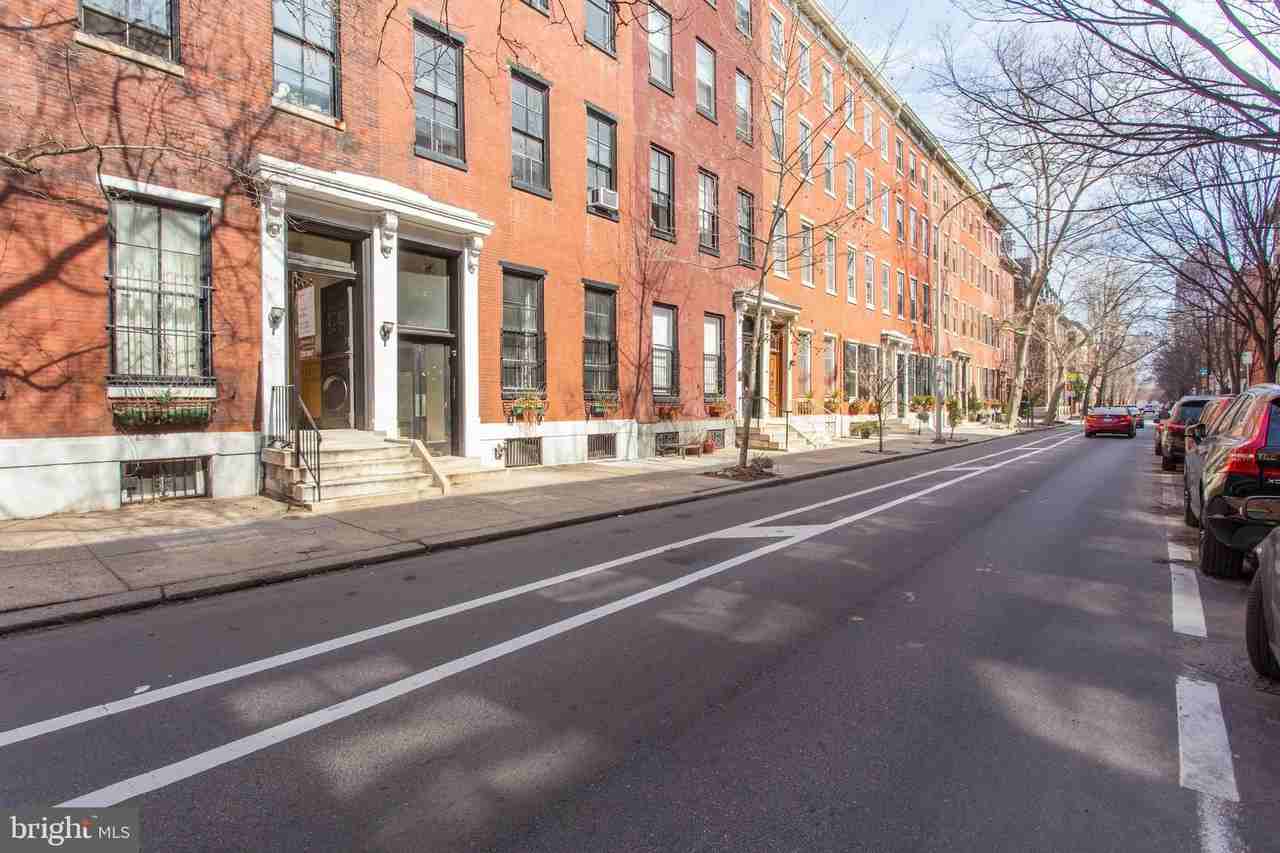 1817 Pine St Apt 1f - Photo 2 of 22