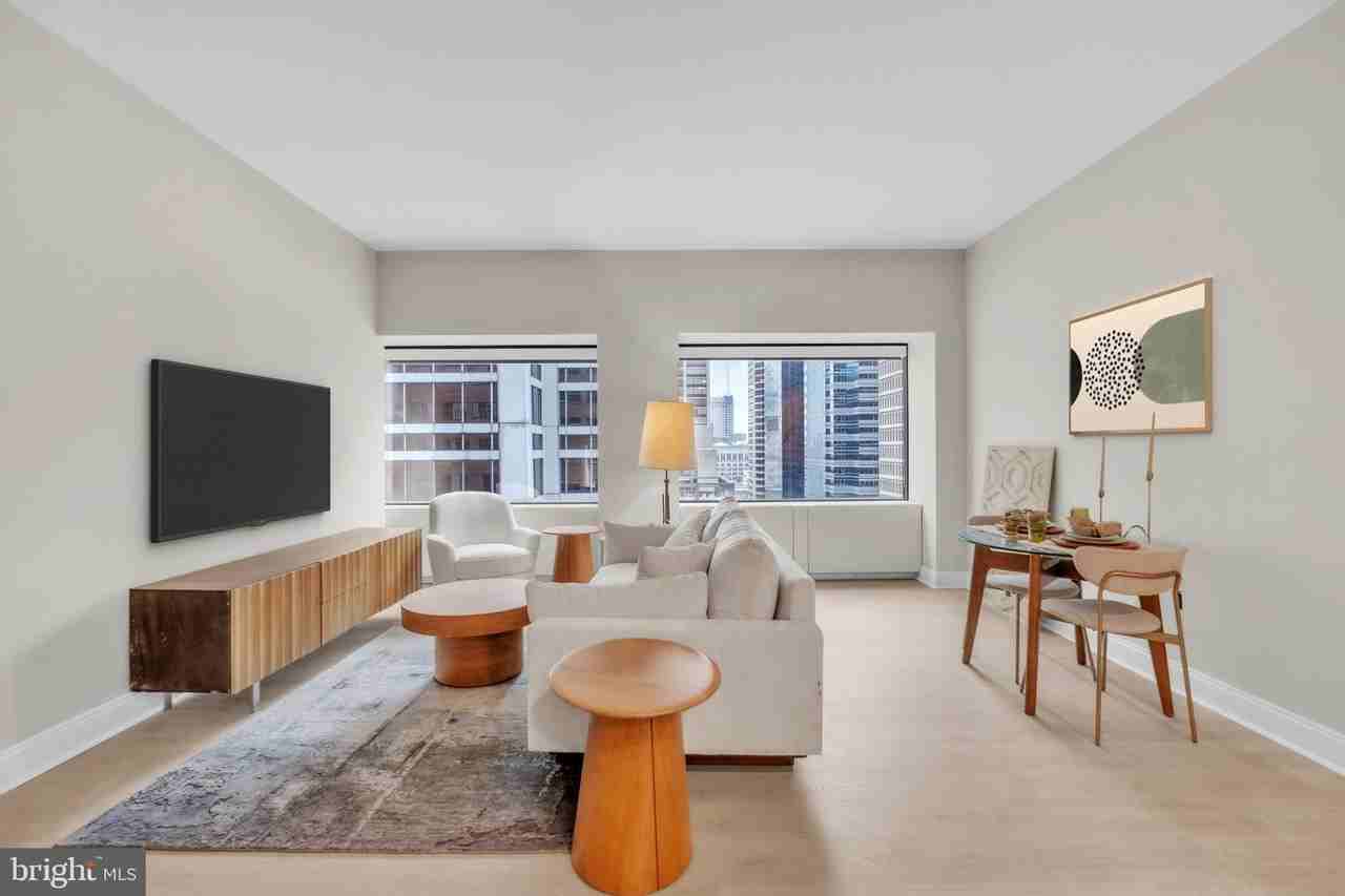 1801 Market St Ste 2104