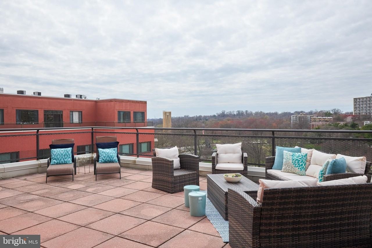 1011 Arlington Blvd Apt 1102 - Photo 3 of 34