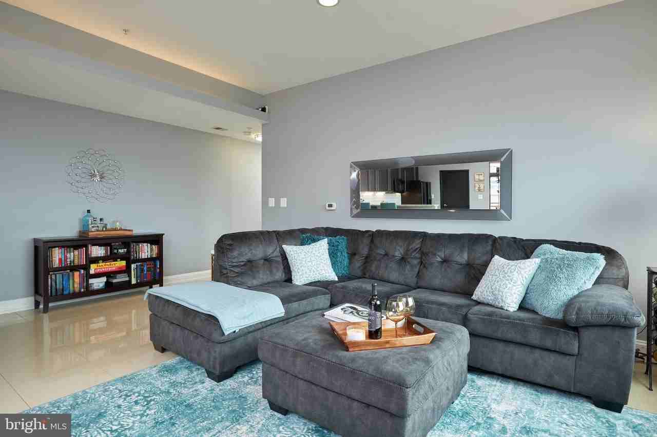 1011 Arlington Blvd Apt 1102 - Photo 6 of 34