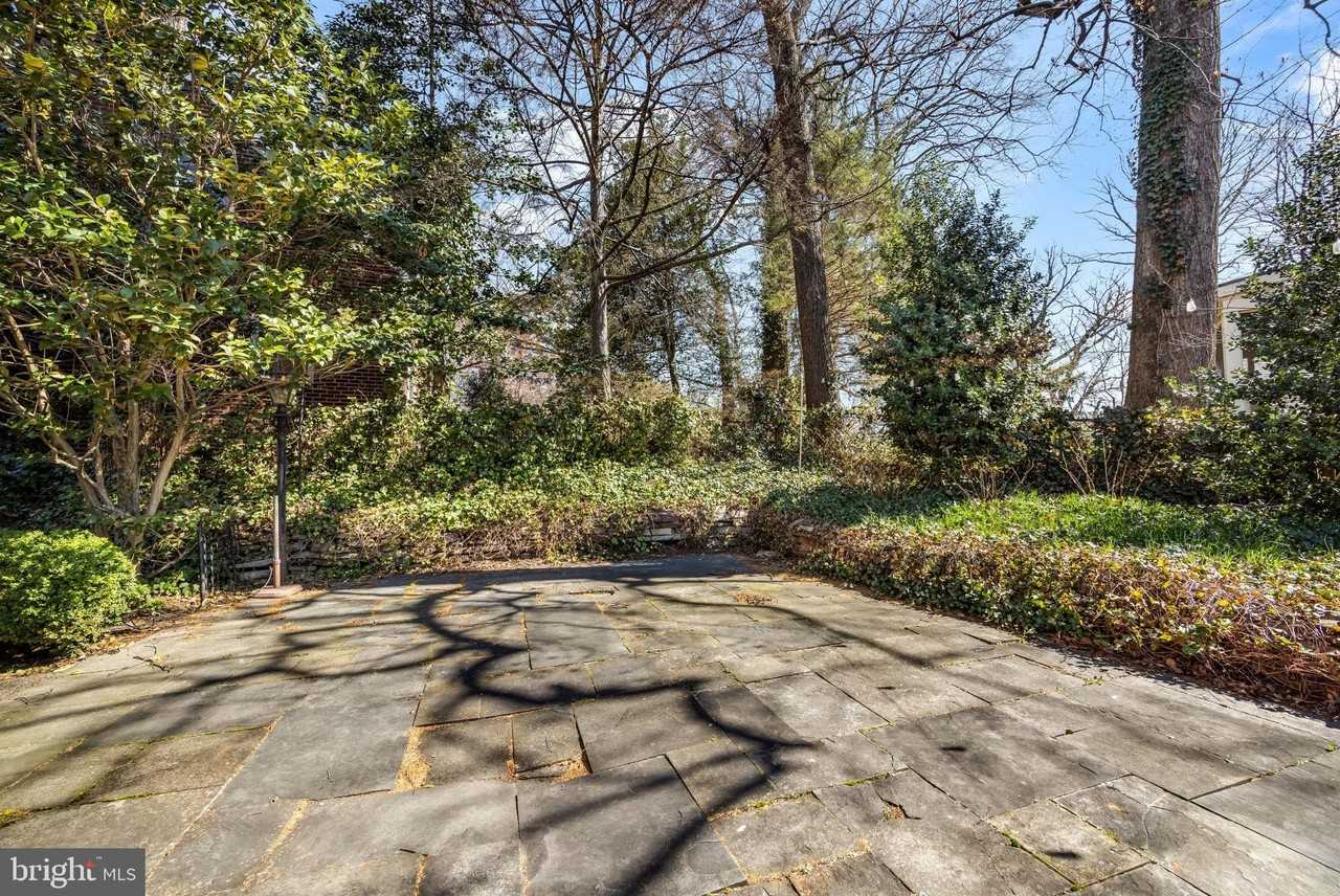 2355 N Quincy St - Photo 6 of 39