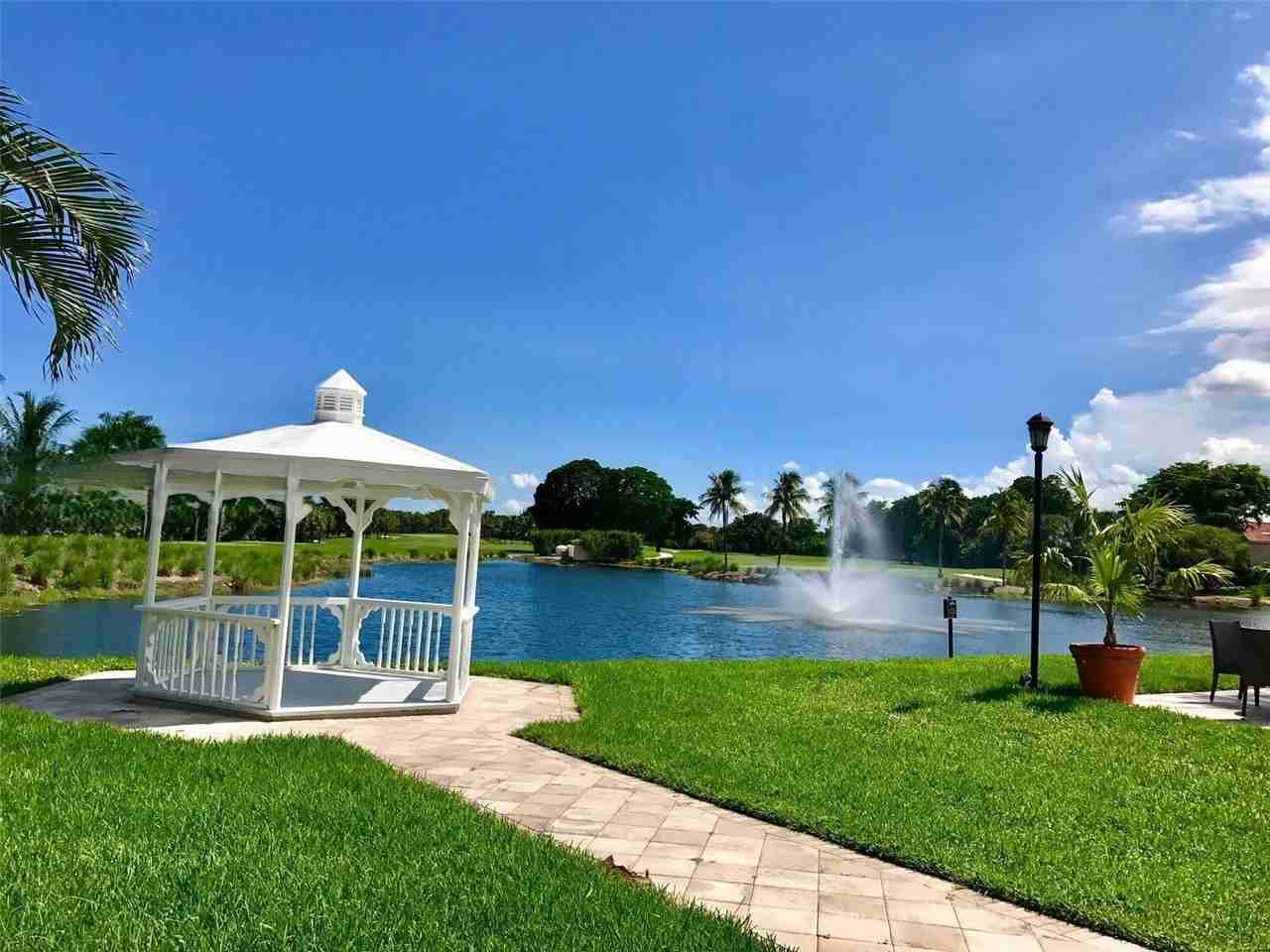 5758 Nw 97th Pl - Photo 5 of 8