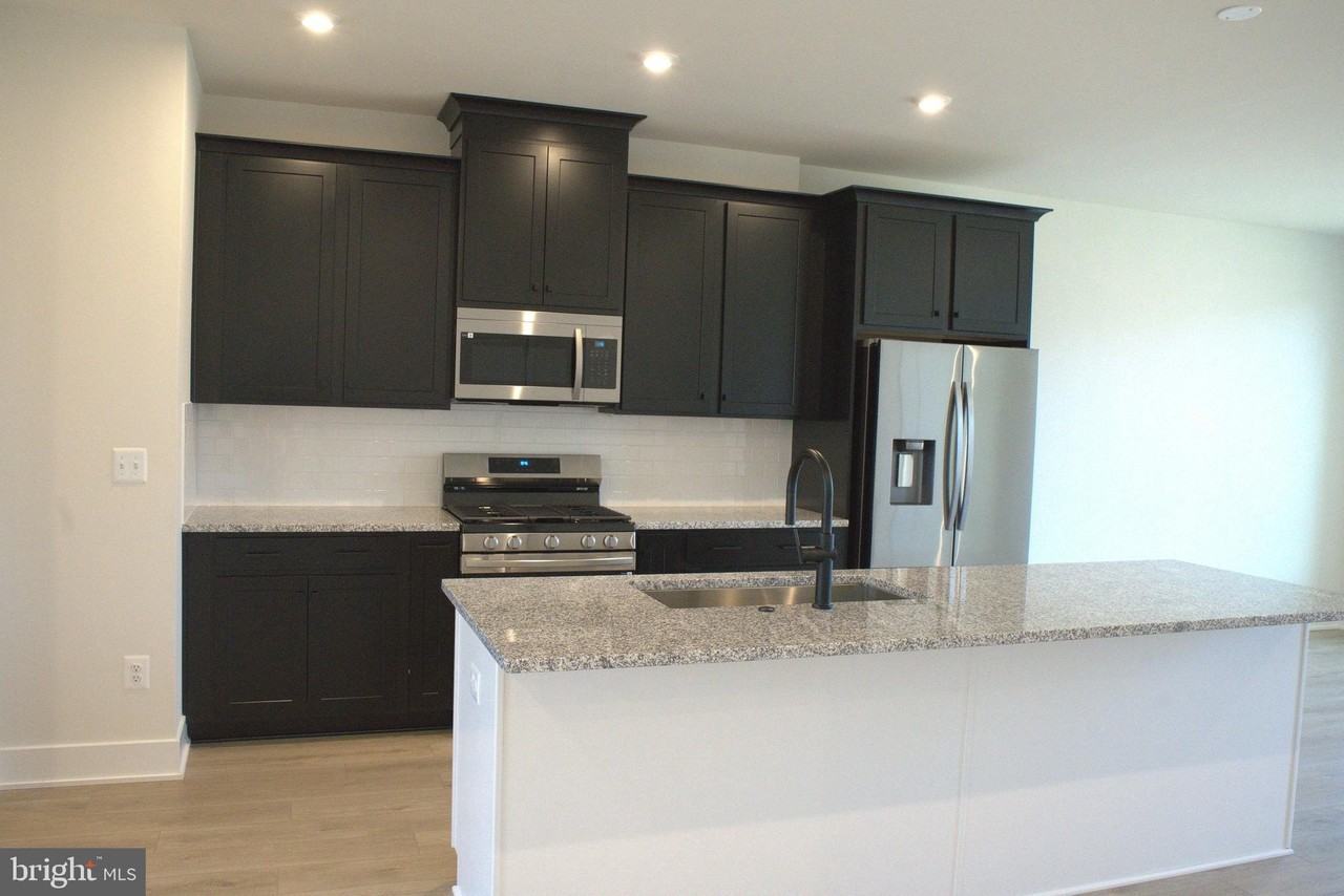 129 Heyford Dr - Photo 5 of 17