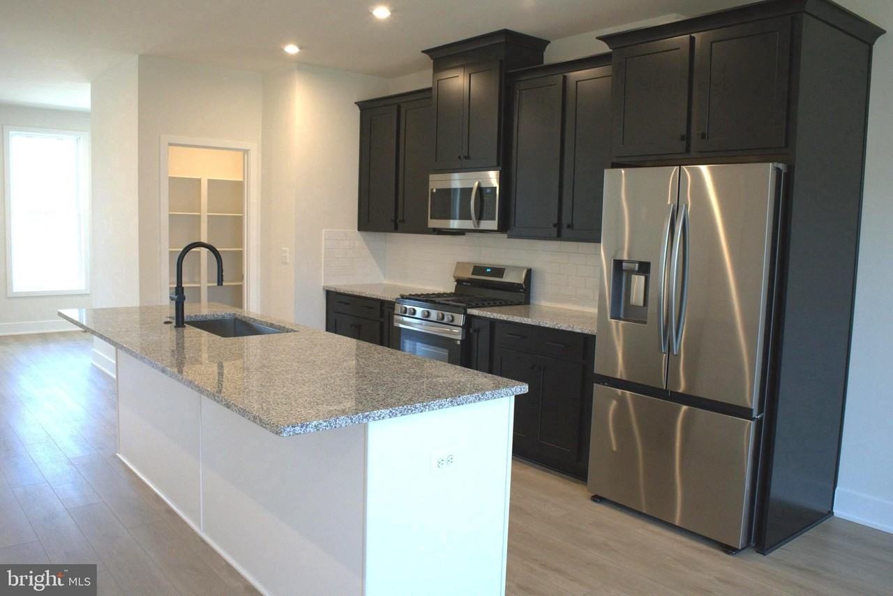 129 Heyford Dr - Photo 6 of 17