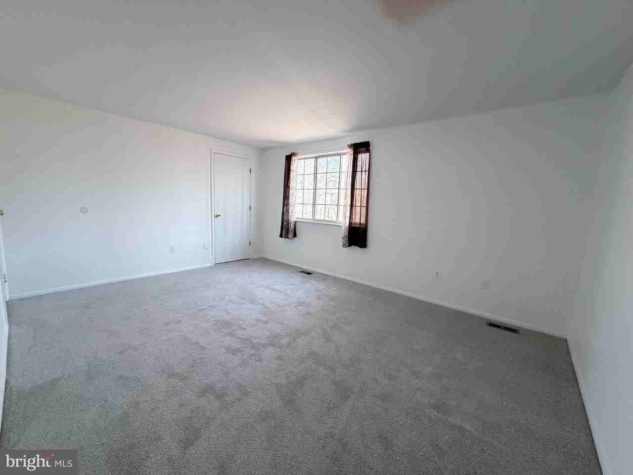 8081 Steeple Chase Ct - Photo 6 of 11