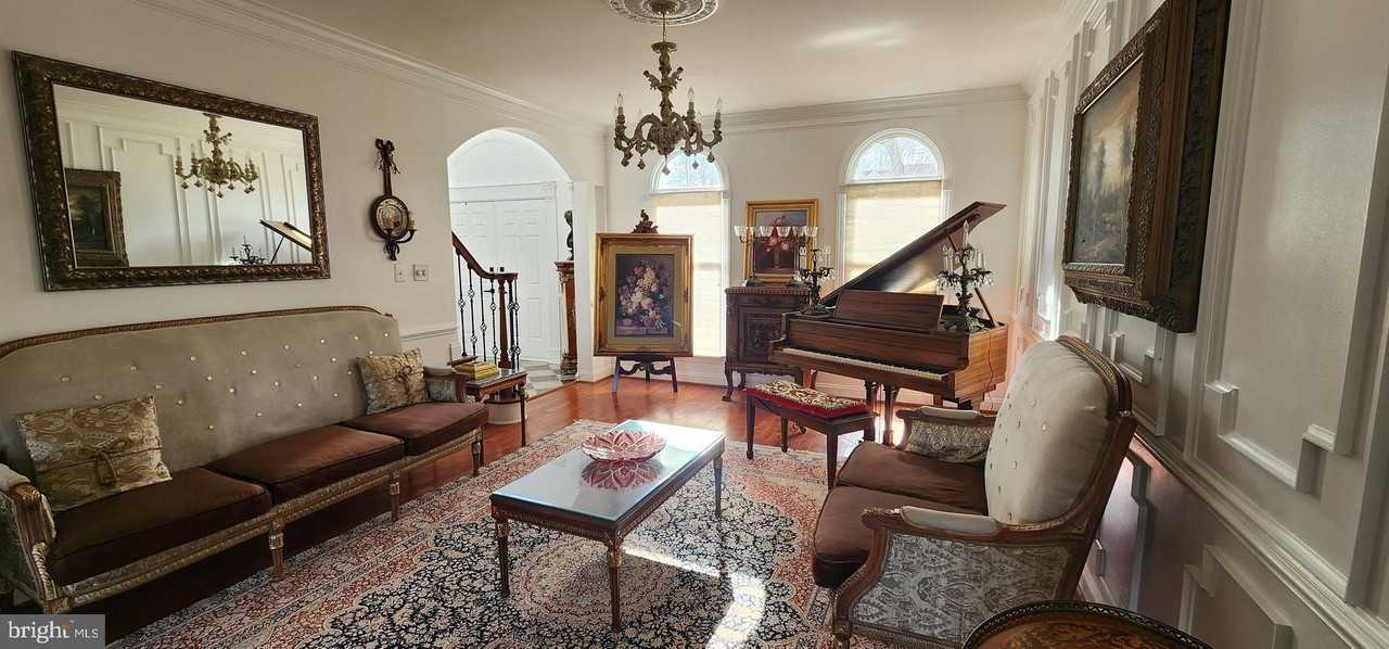 1104 Mountain Hope Ct - Photo 3 of 32