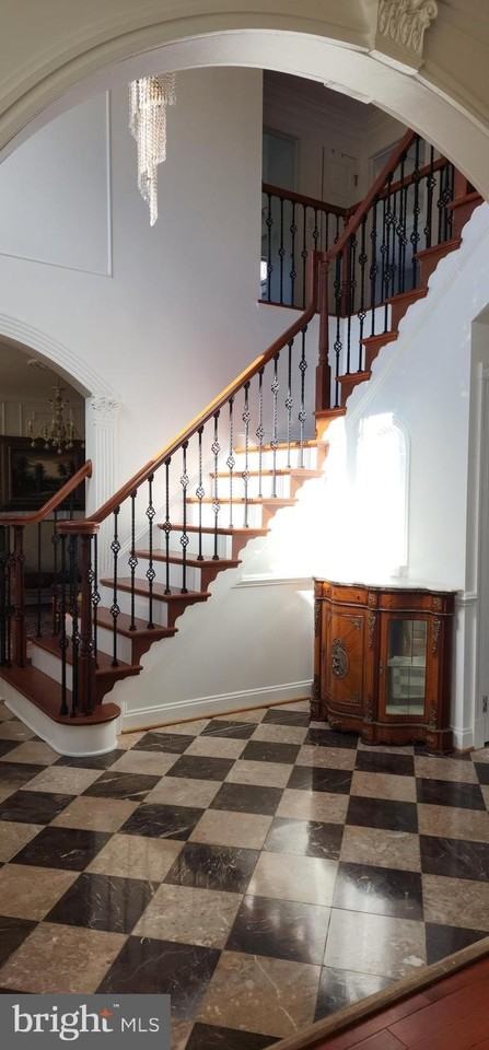 1104 Mountain Hope Ct - Photo 5 of 32