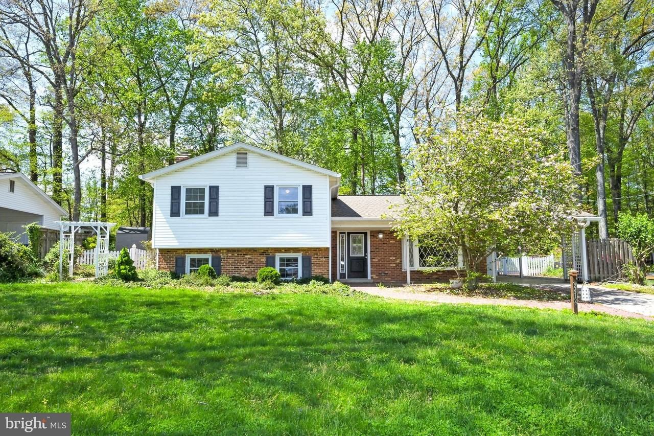 2412 Rockbridge St - Photo 5 of 50