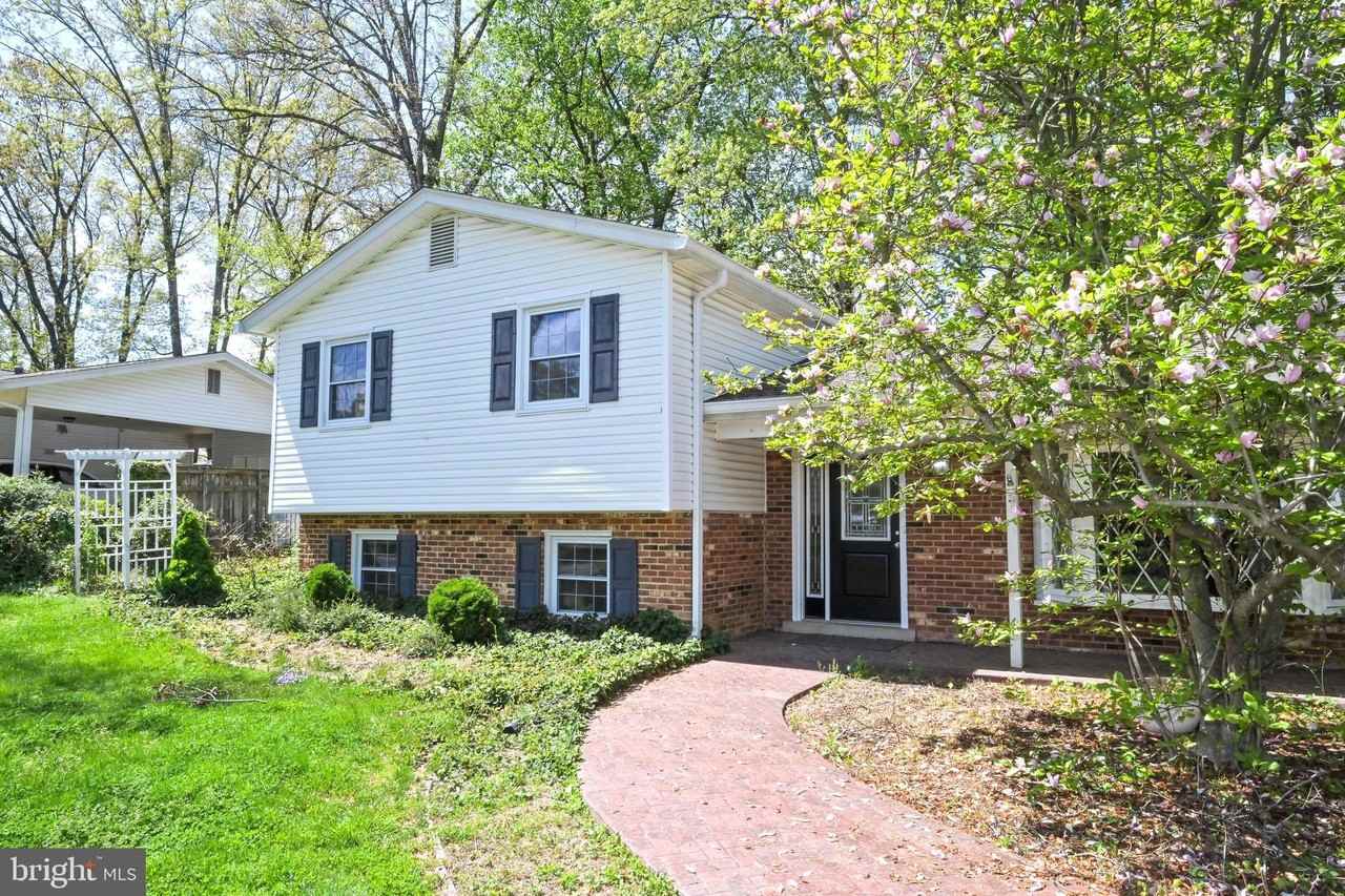 2412 Rockbridge St - Photo 7 of 50