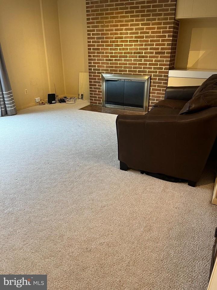147 East St Ne - Photo 2 of 10