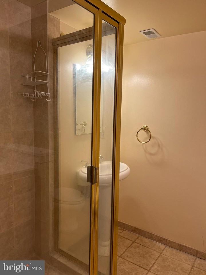 147 East St Ne - Photo 5 of 10