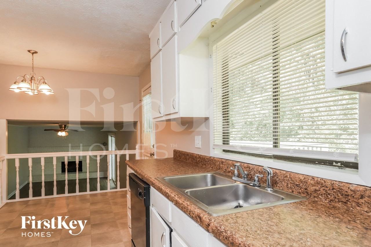 4073 Cedar Ridge Trl - Photo 5 of 15