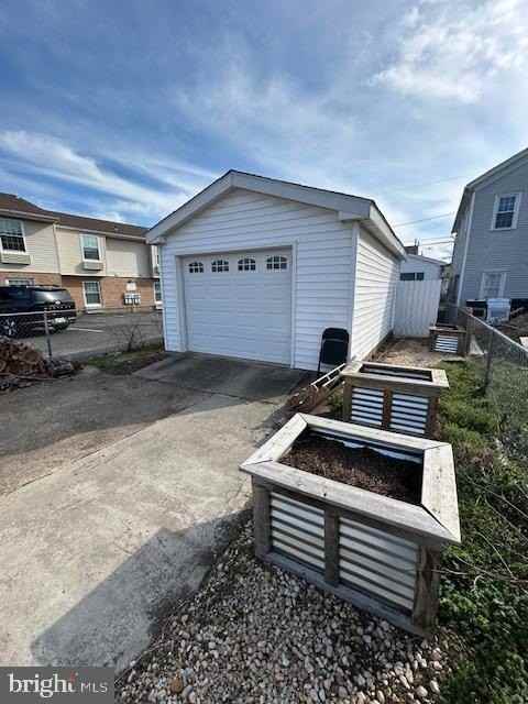 303 4th Ave - Photo 6 of 14