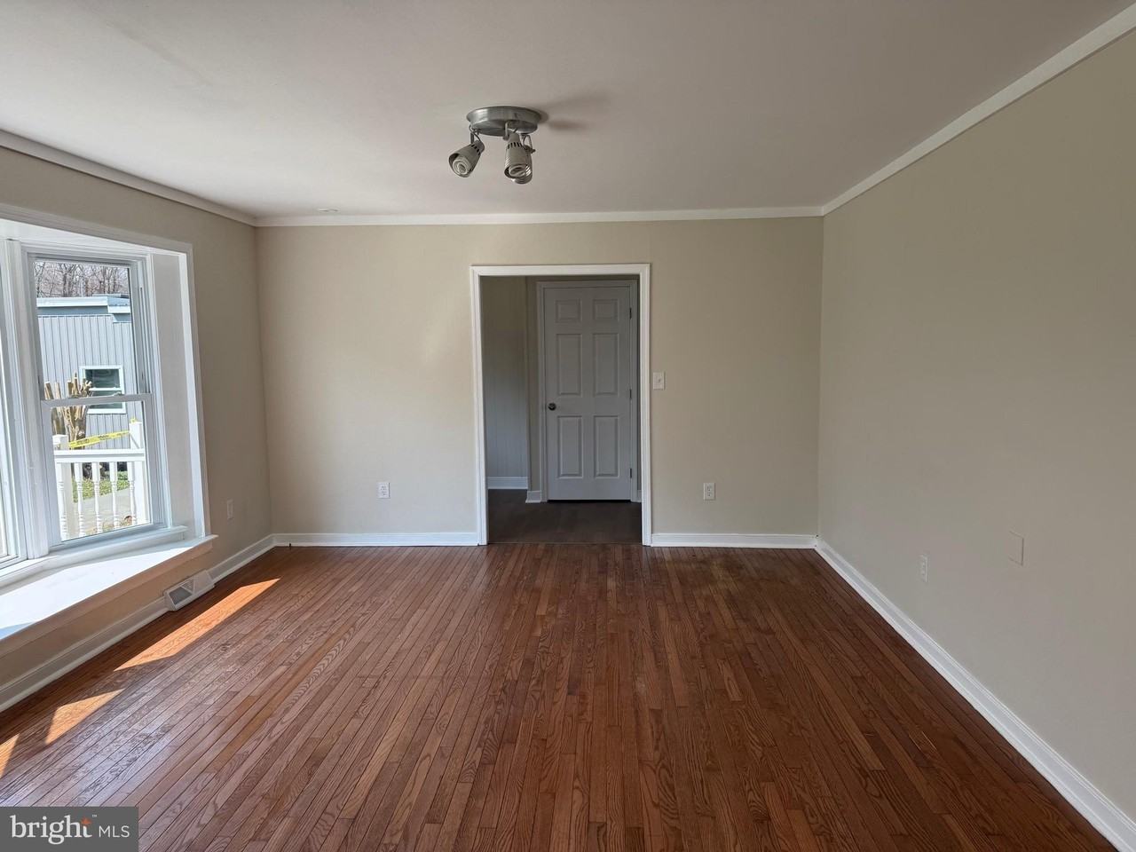 10421 Tidewater Trl - Photo 5 of 21