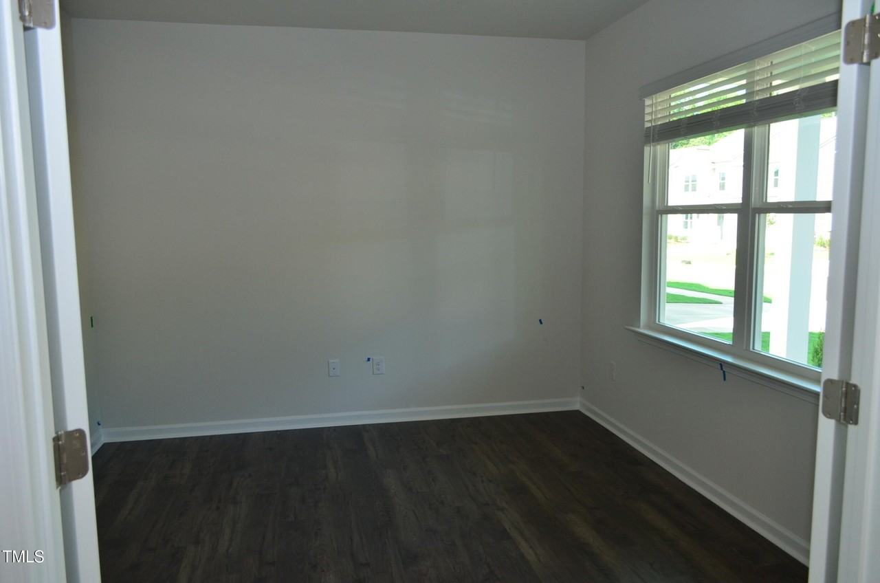 136 Pisgah St - Photo 5 of 29