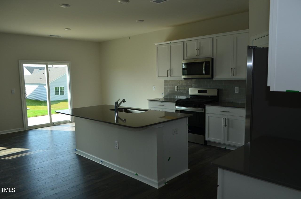 136 Pisgah St - Photo 6 of 29