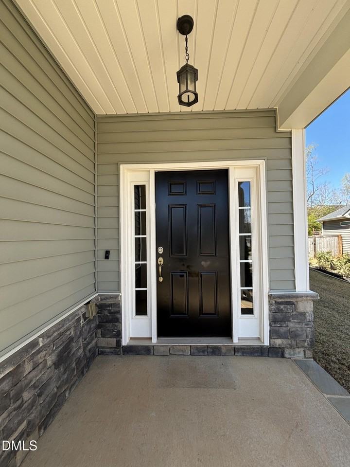 112 Edmer Ln - Photo 3 of 43