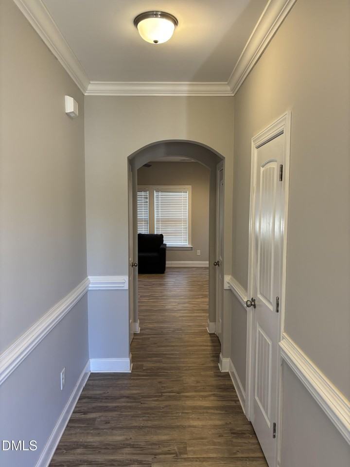 112 Edmer Ln - Photo 4 of 43