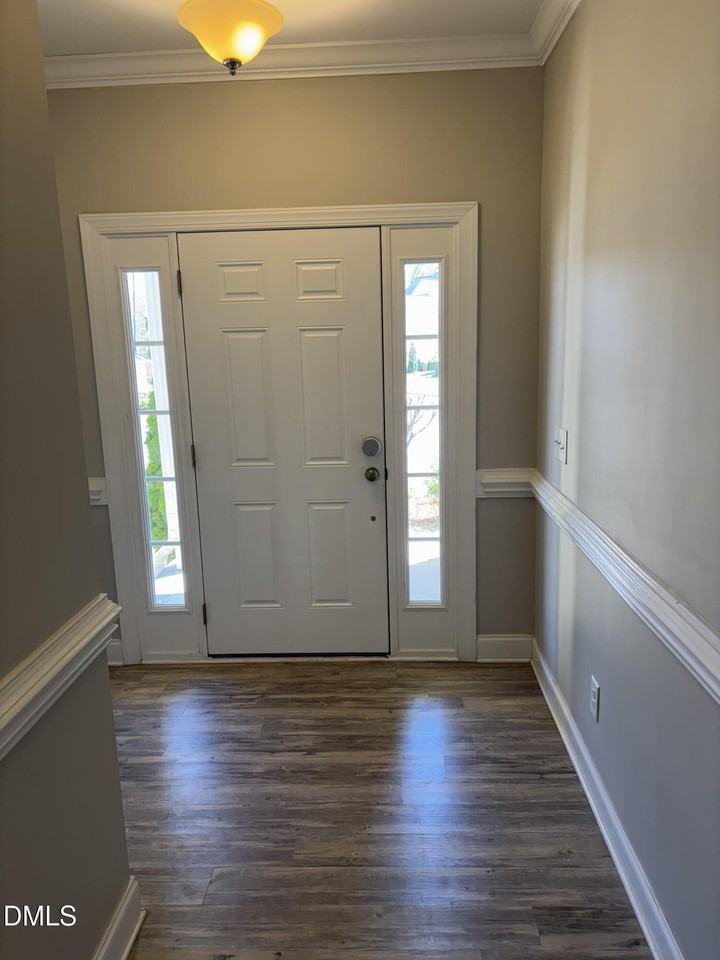 112 Edmer Ln - Photo 5 of 43