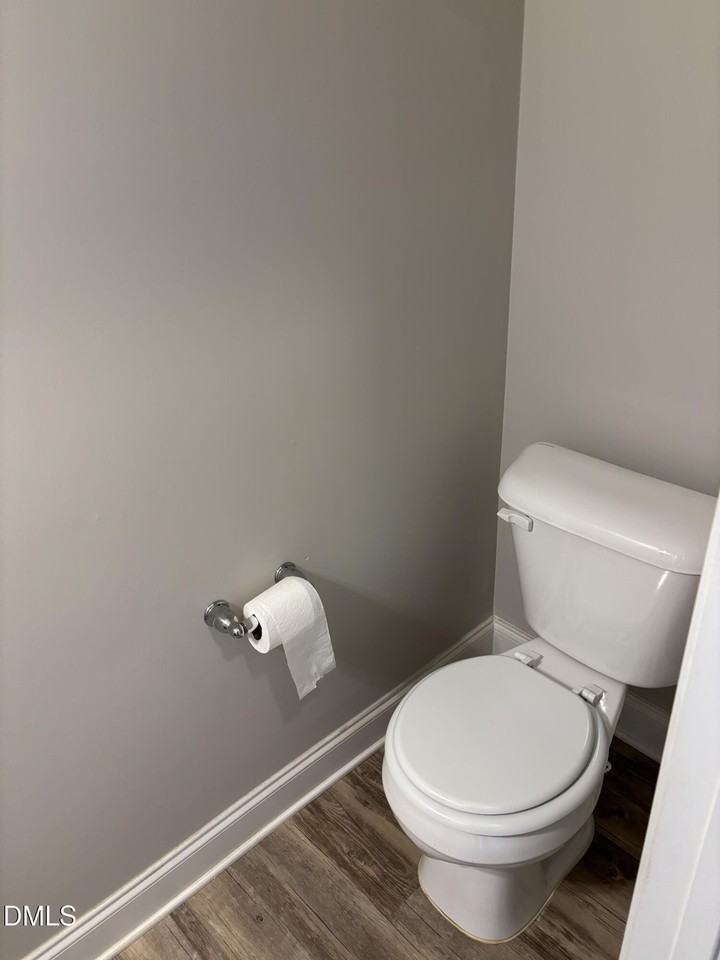 112 Edmer Ln - Photo 7 of 43