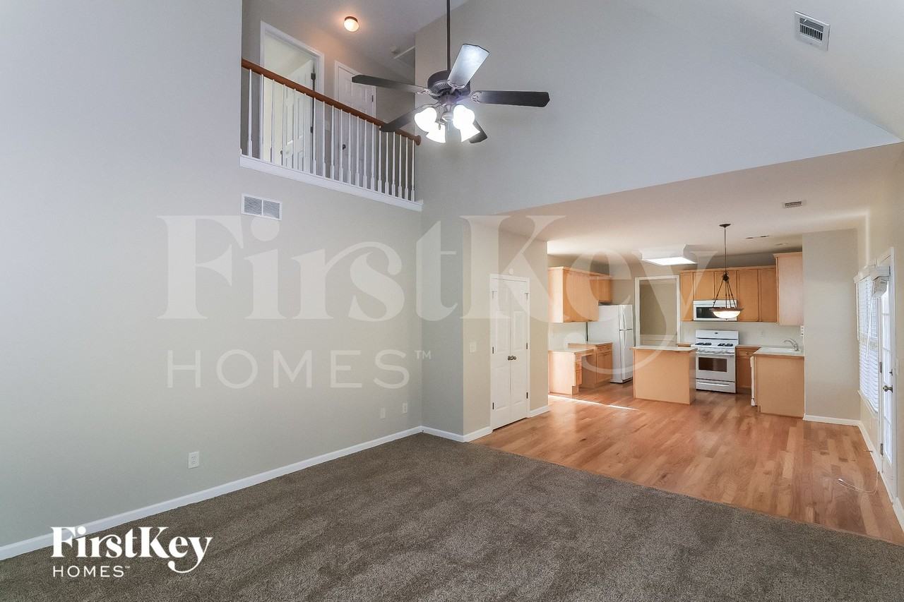 2102 Shin Ct - Photo 4 of 15