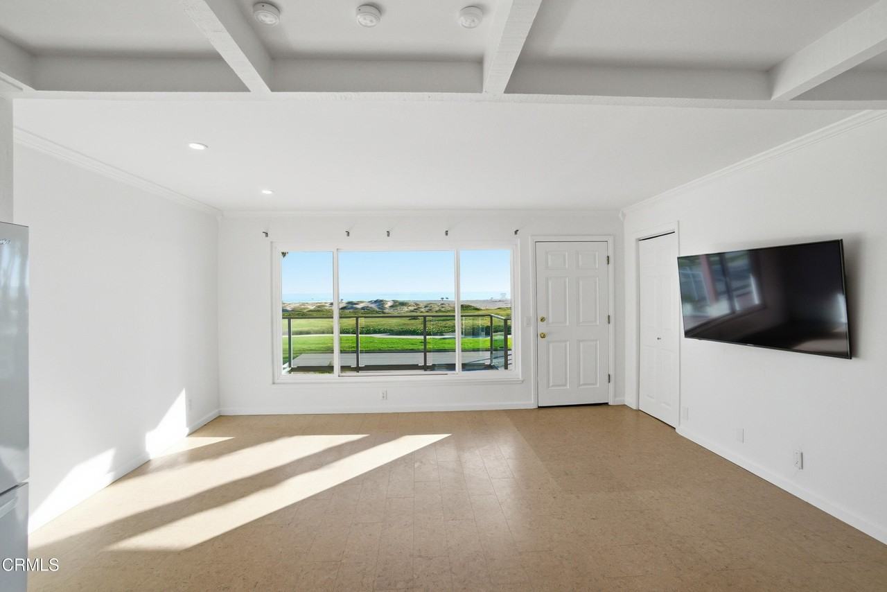 681 Ocean View Dr - Photo 7 of 28