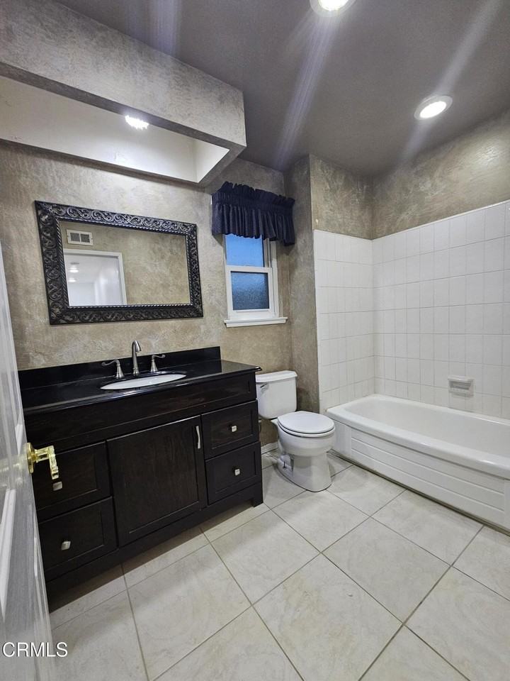 1930 Adrian St - Photo 5 of 7