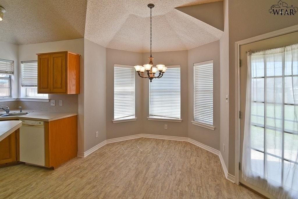 6009 Van Dorn Dr - Photo 7 of 30