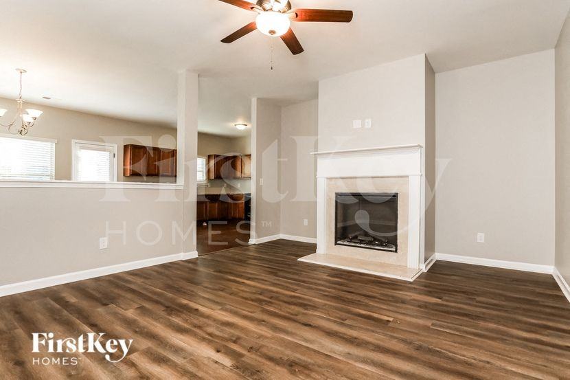 1317 Bass Ln - Photo 4 of 18