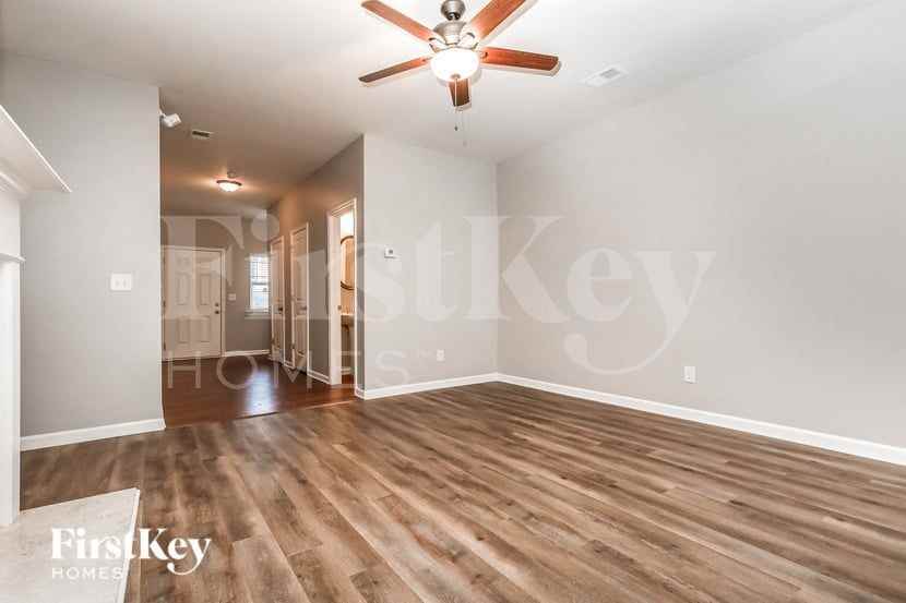 1317 Bass Ln - Photo 5 of 18