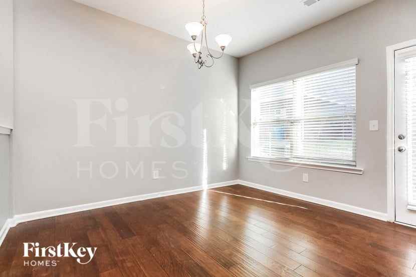 1317 Bass Ln - Photo 6 of 18