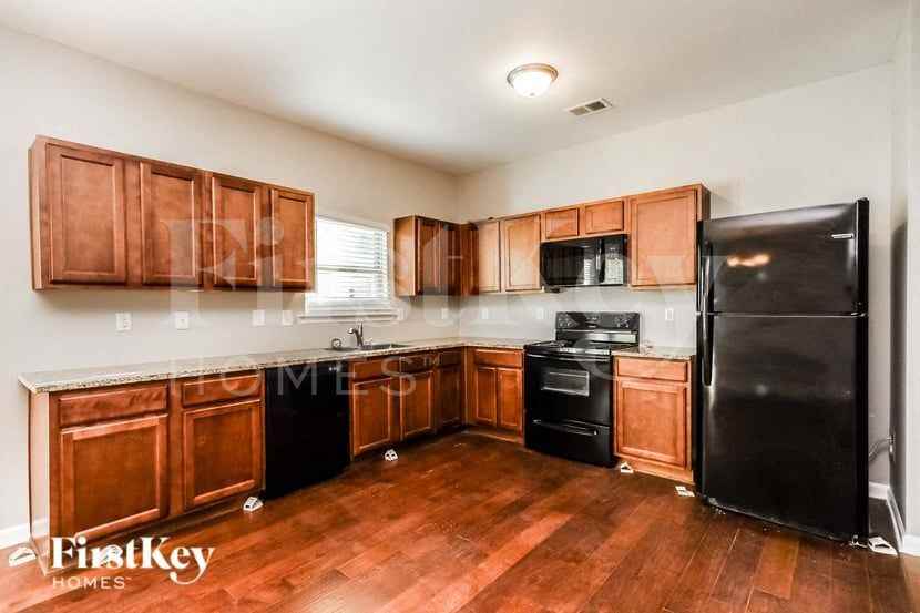 1317 Bass Ln - Photo 7 of 18