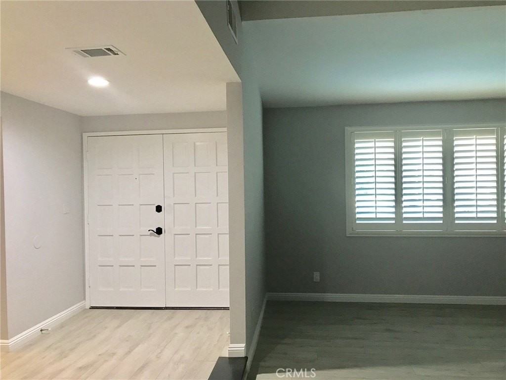 19549 Tuba St - Photo 4 of 16