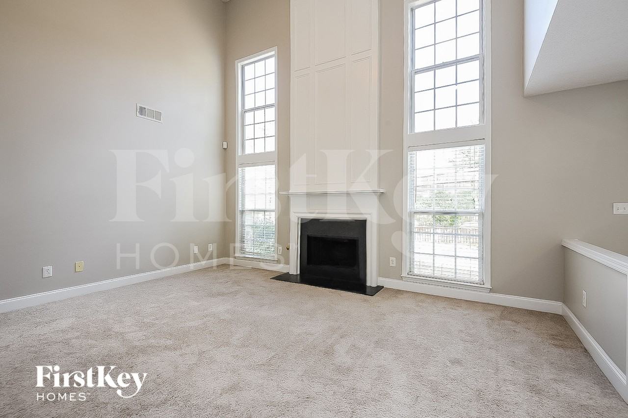 1020 Dunedin Trl - Photo 4 of 15