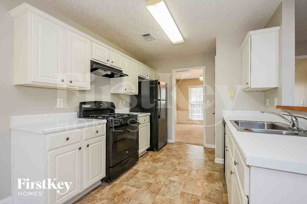 1020 Dunedin Trl - Photo 6 of 15