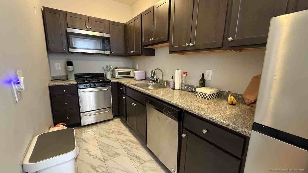 Woodstock Ave. & Kelton St. #7 - Photo 2 of 9