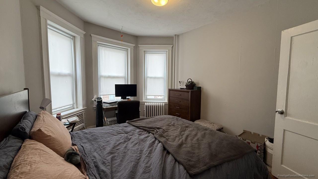 Woodstock Ave. & Kelton St. #7 - Photo 5 of 9